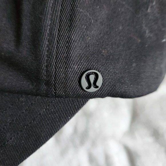 Lululemon Baseball Hat  Cap Black Adjustable Clean EXCELLENT Small/ Medium - Picture 2 of 8